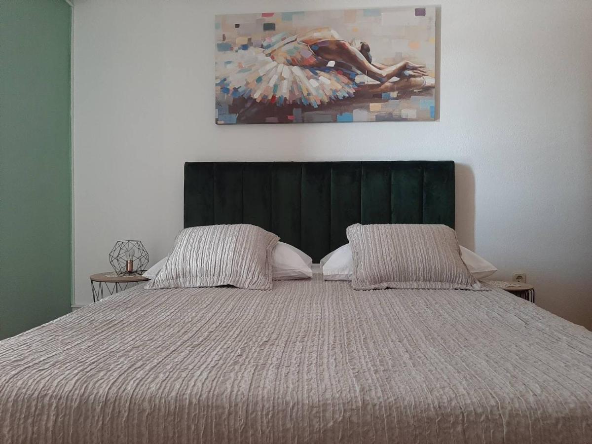 Guest House Zaninovic フヴァル エクステリア 写真
